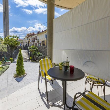 Apartments Rabbit Цриквеница Экстерьер фото