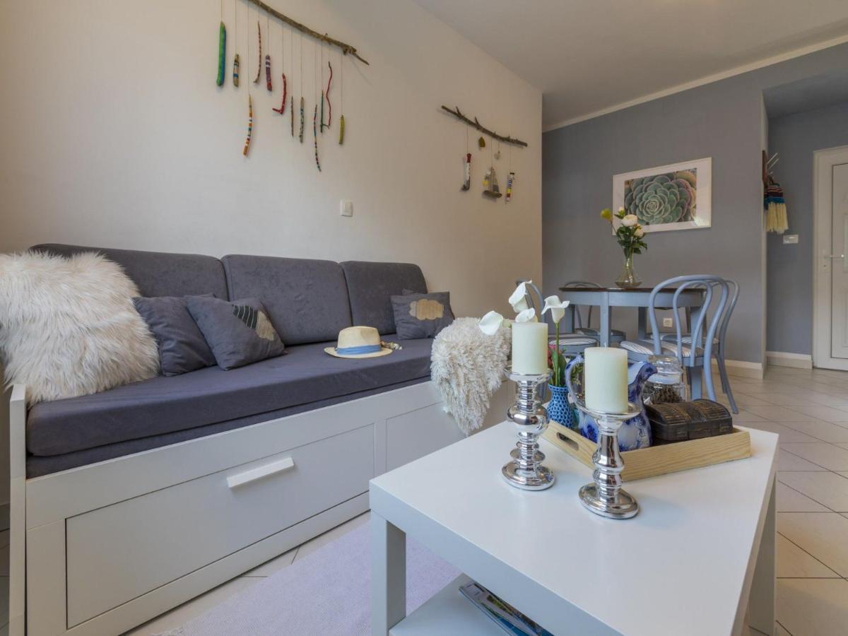 Apartments Rabbit Цриквеница Экстерьер фото