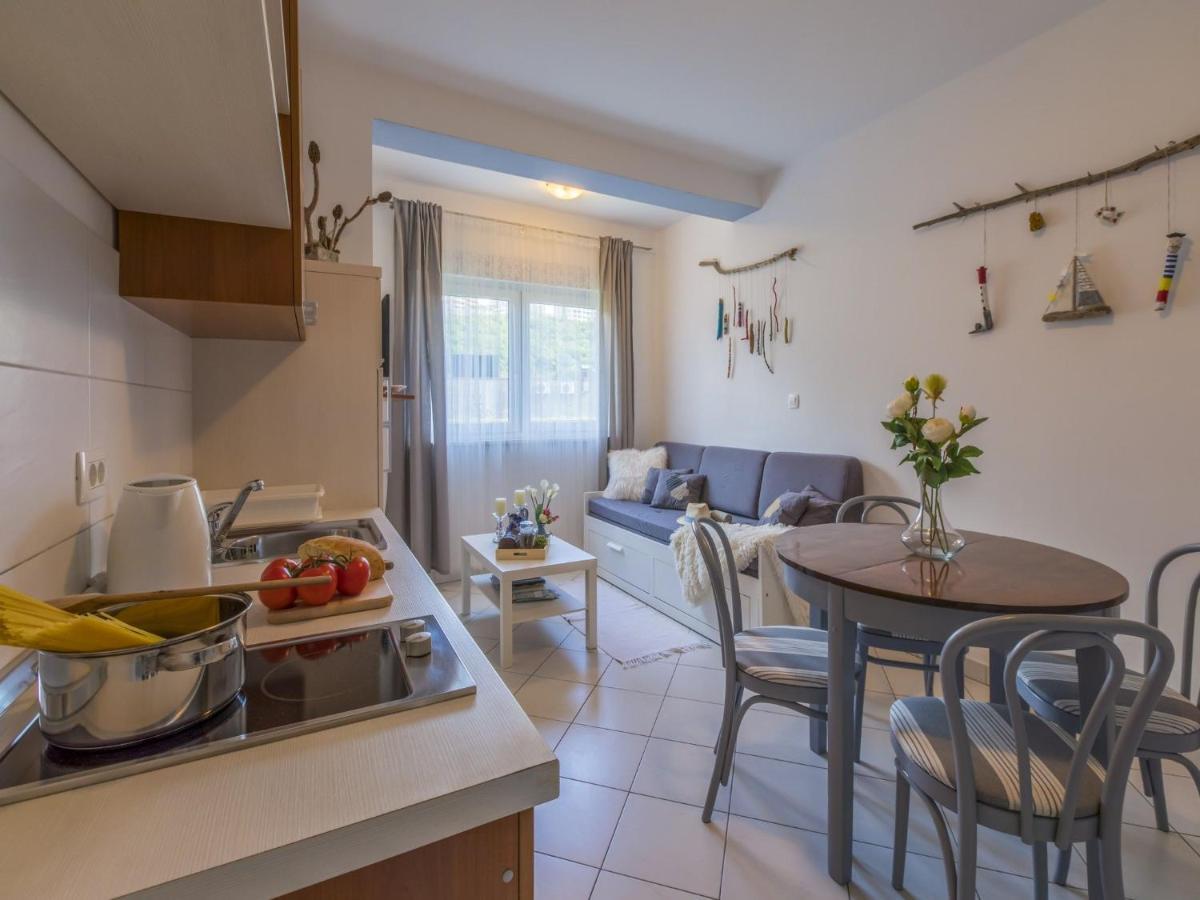 Apartments Rabbit Цриквеница Экстерьер фото