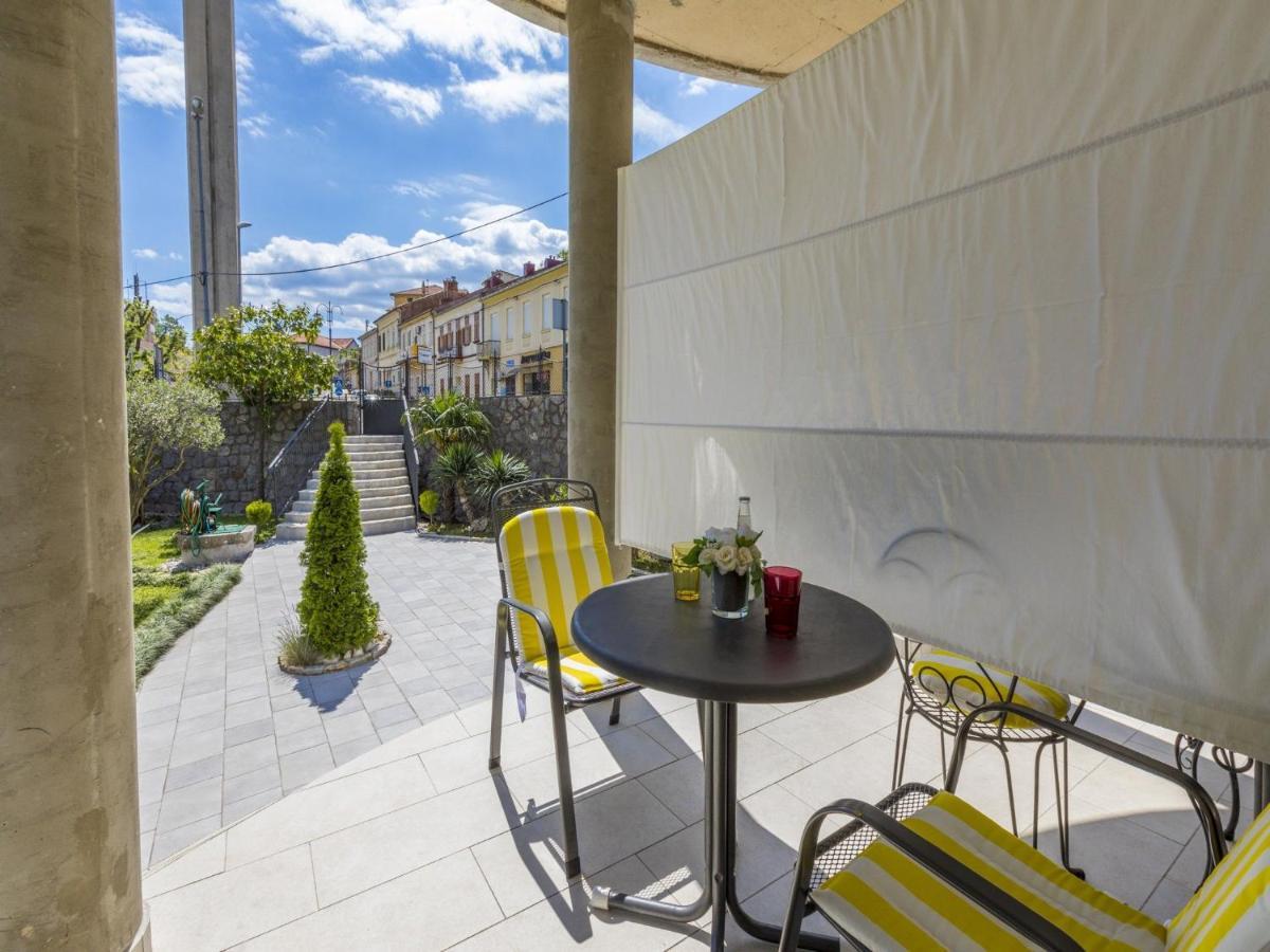 Apartments Rabbit Цриквеница Экстерьер фото