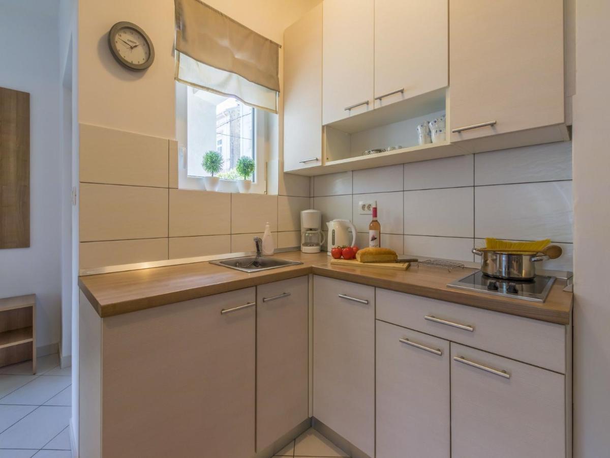 Apartments Rabbit Цриквеница Экстерьер фото